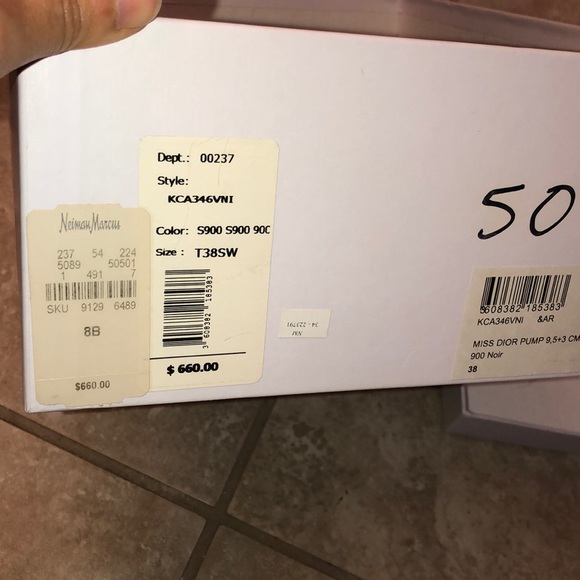 100% authentic Dior women’s - miss Dior pump in black with box - Picture 7 of 7